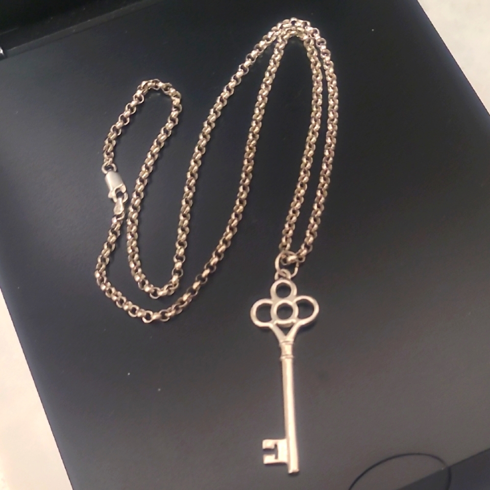 Tiffany & CO Key Charm On  22" 925 Sterling Chain